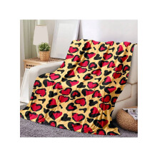 1 stk. Hyggeligt flanneltæppe med leopardprint og kærlighedshjerte - Blødt, varmt og plysagtigt som valentinsgave | Perfekt til sofa, seng,