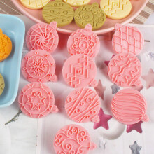 Xmax 10Pcs/Set Christmas Ball Cookie Cutter Mold Food Grade PP Dishwasher Safe Press DIY 3D Fondant Cookie Maker Mould Kitchen Baking Tools Pink