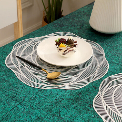 Floral Round Coasters Set 4pcs for Home Wedding Tabletop 1