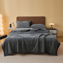 Milk Velvet Blanket 150x200cm – Soft, Warm, No-Shedding Couple Blanket, Multiple Colors, Bedroom Essential