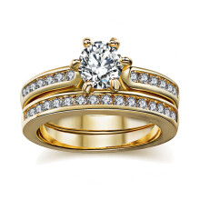 Conjunto de anéis de noivado e casamento femininos com zircônia cúbica de 1 quilate banhada a ouro amarelo.