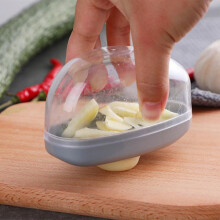 Evenly Sliced Garlic Slicer,Manual Push Garlic Cutter,Quick Chopper Cutting Tool,Suitable for Kitchen Garlic Slicer Tool. (1PCS)