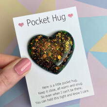 Valentine's Day Cards for Him & Her – Heart Pocket Hug Token + Gift Card, Compatible with Birthday, Wedding, Anniversary, Mother's Day,