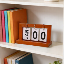 Wooden Standing Flip Desk Calendar, Perpetual Metal & Wood Daily Calendar for Office/Home Decor, Compatible with Memorial Day Recorder