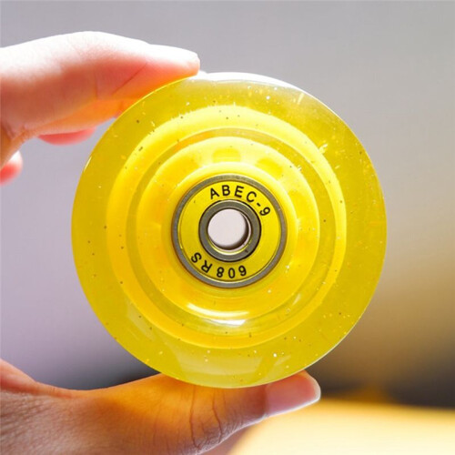 8 Pack 32 x 58mm 82A Roller Skate Wheels with Bearing,with Multi-Function Skateboard Roller Skating Accessories 2