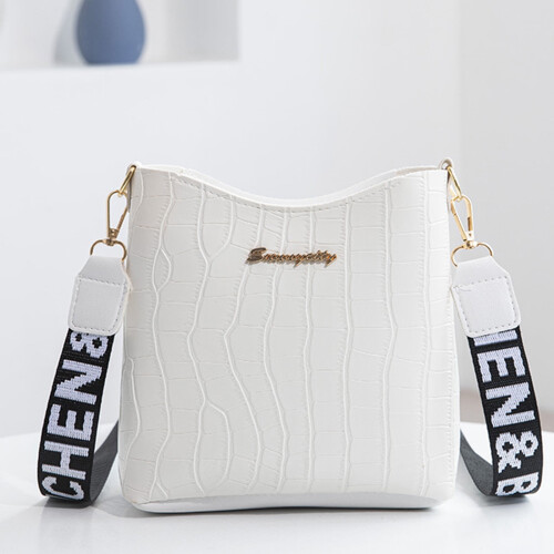 Bolsa feminina Willtoo, elegante e moderna, com carteira para celular e alça transversal. 1