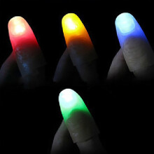 Oefntac Gave LED Fingerlys Ring Glød Opp Fest Nærbilde Blinkende Triks Gummi Tommel Magisk Pass Lys Bærbar Morsom Hemmelig Læring Ferdighet