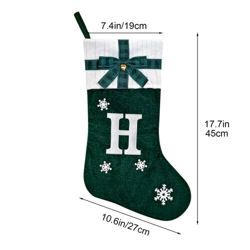 Chaussettes de Noël tricotées avec alphabet brodé 2