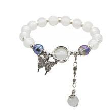 Elegant White Beaded Bracelet with Butterfly Charm and Adjustable Chain for Women Perfect Gift for Any Occasion