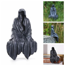 Statue gothique décorative en résine, à poser sur une étagère robuste. Son aspect mystique est saisissant. 13 cm (5,1 pouces).