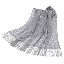 Xale longo feminino de nylon com listras vazadas e franjas. Lenço feminino da moda.