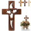 Croix murale en bois sculptée à la main, ornée de cœurs entrelacés 1