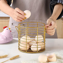 Caja de cerámica para almacenar huevos con tapa en forma de gallina, base de cesta de alambre redonda y asa – Compatible con Farme