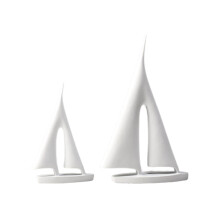Nordisch-moderne minimalistische Segelboot-Skulptur – Nautische Dekoration aus Kunstharz für Schreibtisch, Regal, Wohnzimmer (Passend zu