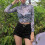 Εφαρμοστό Crop Top με Γραφική Τύπα, Διαφανή Tops για Γυναικεία Μακρυμάνικα, Ψεύτικη 3