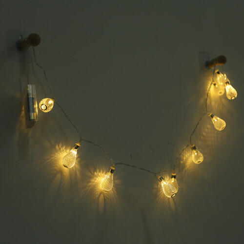 Romantiche luci a stringa a LED calde, realizzate con materiale resistente alle alte temperature e alimentate a batteria ricaricabile, perfette per 2