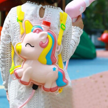 Cartoon-Rucksack-Wasserspielzeug 2000 ml, 6-8 Monate, Regenbogen