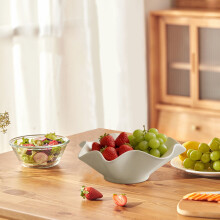 Wavy Edge Fruit Bowl, Light Grey Plastic Serving Bowl – Large Capacity, BPA-Free, for Fruits, Snacks, Salad, Kitchen or Coffee Table