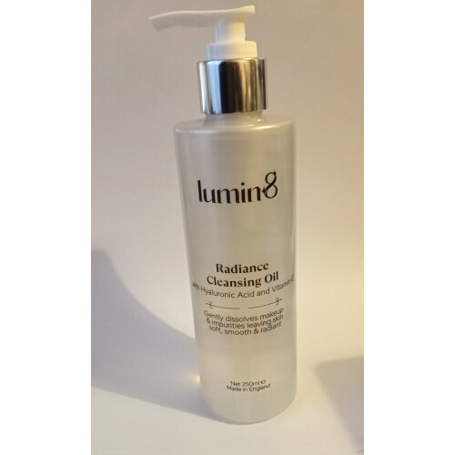 Lumin8 Radiance Cleansing Oil 250ml + Vitamin E