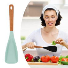 Espátula multifuncional com cabo de madeira, antiaderente, em silicone, para mexer, misturar e servir na cozinha.
