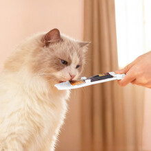 Krmítko s tekutým pamlskem Squeezing Cat Nutrition Strips – do 5 dolarů, kompatibilní s nutričními proužky