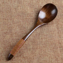 Colheres de madeira artesanais para cozinhar, misturar e preparar sopas. Ideais para viagens, acampamentos e uso diário.