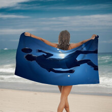 Telo mare con silhouette sportiva vivace - Design dinamico da giocatore di football americano. Perfetto per la piscina, i viaggi e il bagno. Tessuto