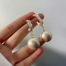 Fashion 925 Silver Pearl Stud Earrings A Pair