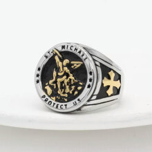 Herren-Amulettring mit Figur des Erzengels Michael, der Satan besiegt – Edelstahl – Silber/Gold – 13