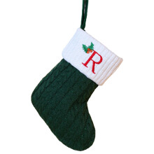 Weihnachtssocken mit Buchstaben – Gestrickte Strümpfe mit Anfangsbuchstaben, Rot/Grün/Weiße Weihnachtsdeko, Kaminschmuck,