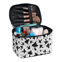 Beauty case da viaggio a forma di fungo con tasche interne e spazzolino.