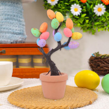 Osterbaum-Topfdekoration mit goldgesprenkelten Eiern – Frühlingsdeko für Tisch, Kaminsims und festliche Innenräume