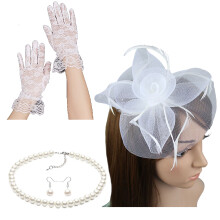 Chapeaux et fascinateurs pour femmes, avec voile, pour un goûter ou une fête. Ensemble chapeau et gants pour une occasion spéciale.
