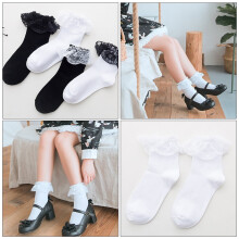 White lace socks for women with fine workmanship