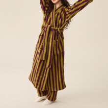 Nrmvnmi Women's Plush Stripe Bathrobe – Fluffy Fleece Winter Robe, Warm Thick Loungewear, Compatible with Spa & Home