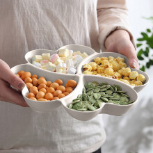 Food Trays Heart Shaped Dried Fruit Tray Wheats Straw Living Room Fruit Tray Partitioned Candy Tray Home Holiday Snack Box Serving Platter