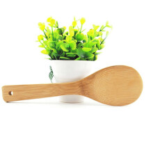 Liquidation d'articles de table ! Cuillères, spatules et ustensiles de cuisine en bois pour la cuisine, la salle à manger et le bar.