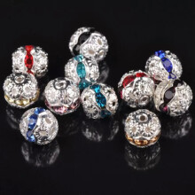 20 strass rotondi in cristallo placcati argento da 8 mm, perline cave in metallo, colore misto casuale