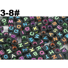 250 assorterte alfabetbokstavperler i akryl, kubeformet ponni, 6 x 6 mm, smykkekunst for barn – 3–8 år, svart med neonfarge