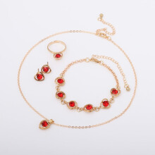 Ensemble de bijoux en cristal en forme de cœur, d'inspiration européenne et américaine - Parure tendance de quatre pièces : collier, boucles