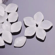 10 stk. 19x13 mm løse, topborede, kronblade i krystalglas med vedhæng - jadehvid