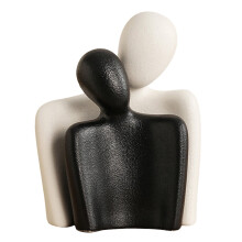 Sculpture décorative en porcelaine représentant un couple d'amoureux, statue romantique abstraite représentant un homme blanc et une femme noire.