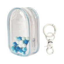 Pochette de transport pour mini-poupée en PVC, transparente et munie d'un porte-clés, avec fermeture éclair et coloris bleu.