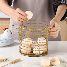 Caja de cerámica para almacenar huevos con tapa en forma de gallina, base redonda de rejilla metálica y asa. Compatible con la decoración de
