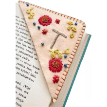 Personalized Hand-Embroidered Felt Triangle Bookmark with Cute Flower & Letter Design – Compatible with All Books