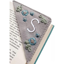 Hand-Embroidered Felt Triangle Bookmark with Custom Flower/Letter Design – Cute & Unique Book Lovers' Accessory