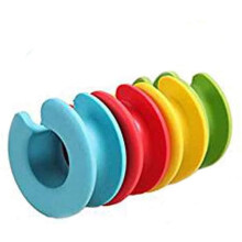 Lot de 24 crochets de fixation en silicone pour cintres, résistants au vent, avec anneaux anti-décrochage, idéaux pour une utilisation intérieure