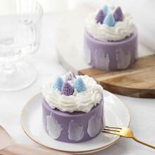 Purple strawberry-scented cake candle aromatherapy 1 piece