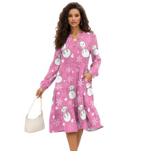 Vestido midi feminino com estampa de boneco de neve, manga longa e cintura elástica.