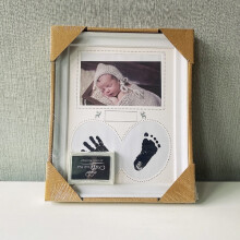 Baby-Bilderrahmen mit Hand- und Fußabdruck-Set, Meilenstein-Tracker und Erinnerungsgeschenk für Mama und Neugeborenes (Weiß)